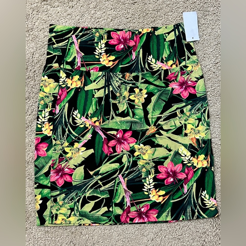 Charlotte Russe Body-con Floral w/ Greenery Skirt - Bird Of Paradise